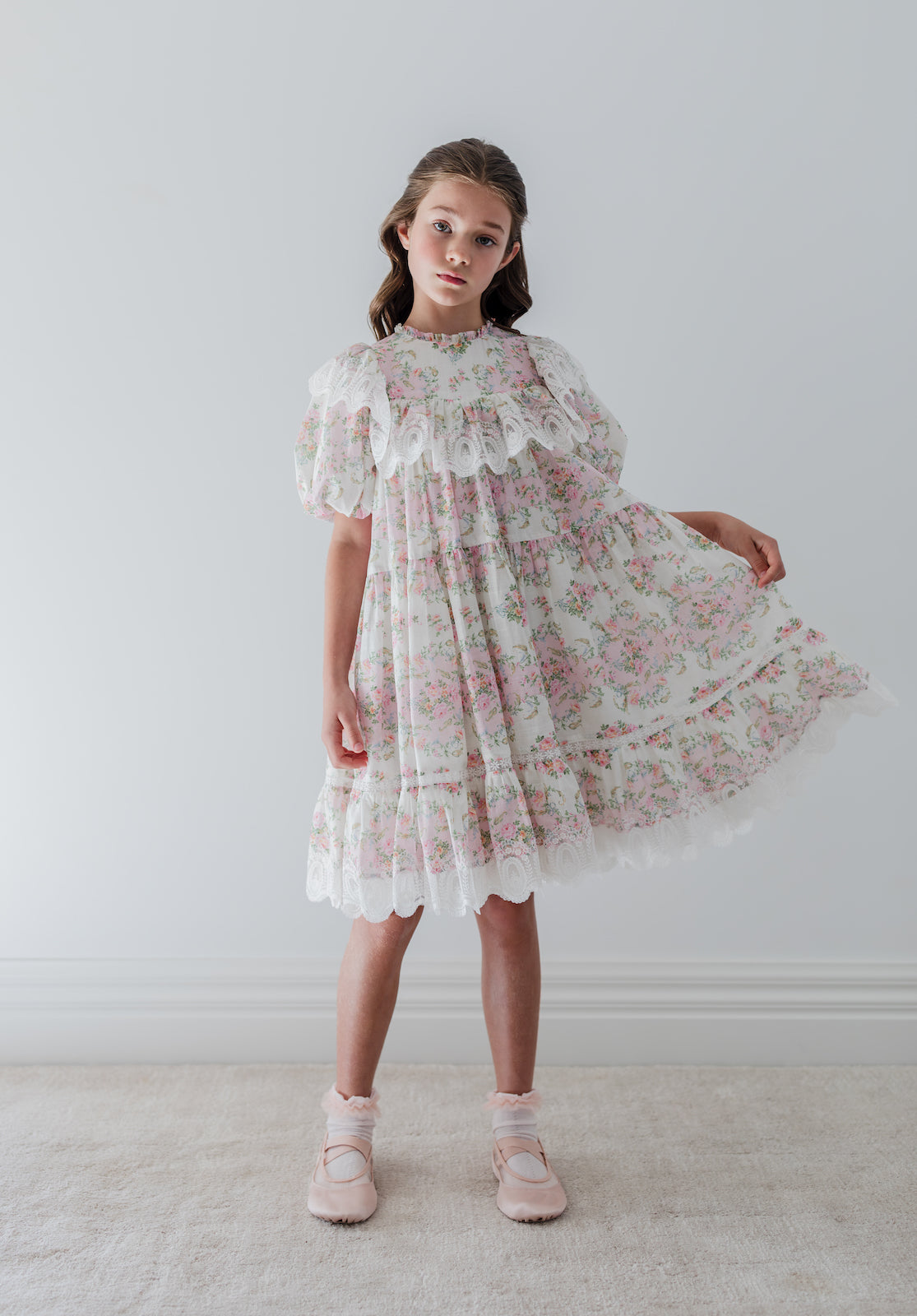 Elbow Sleeve Vintage Wallpaper Lace Ruffle Dress