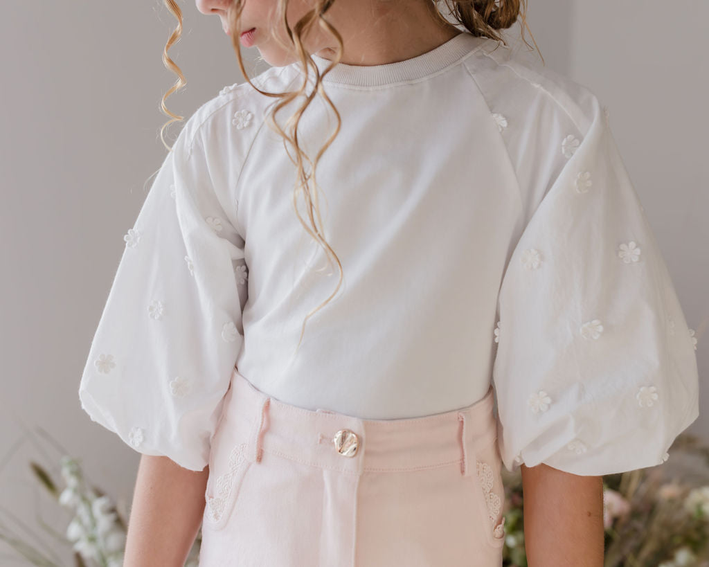 Daisy Applique Woven Sleeve Jersey Tee