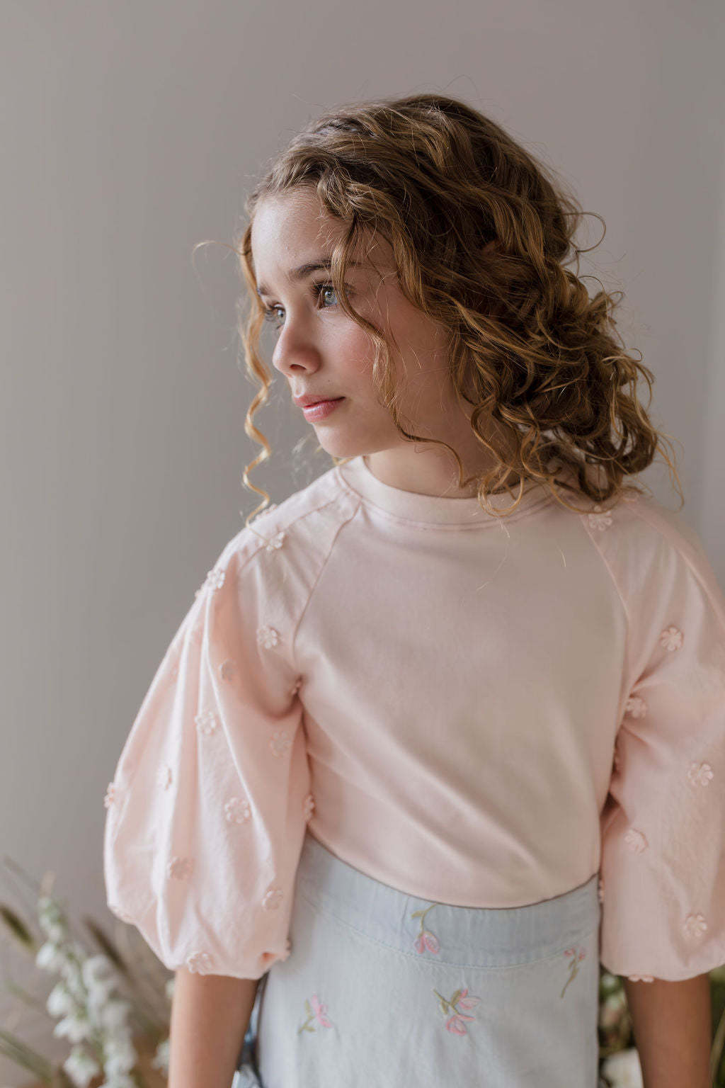 Daisy Applique Woven Sleeve Jersey Tee
