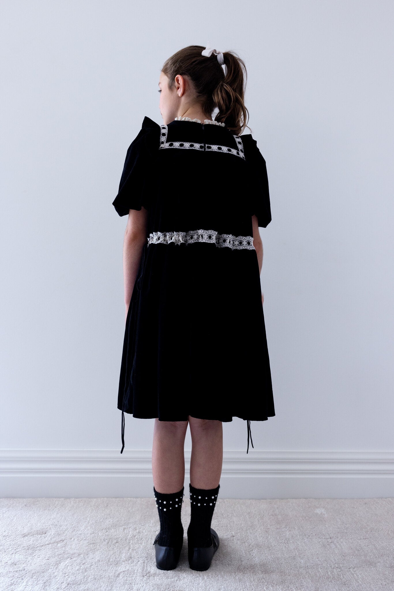 Short Sleeve Ribbon Lace Trim Velvet Dress