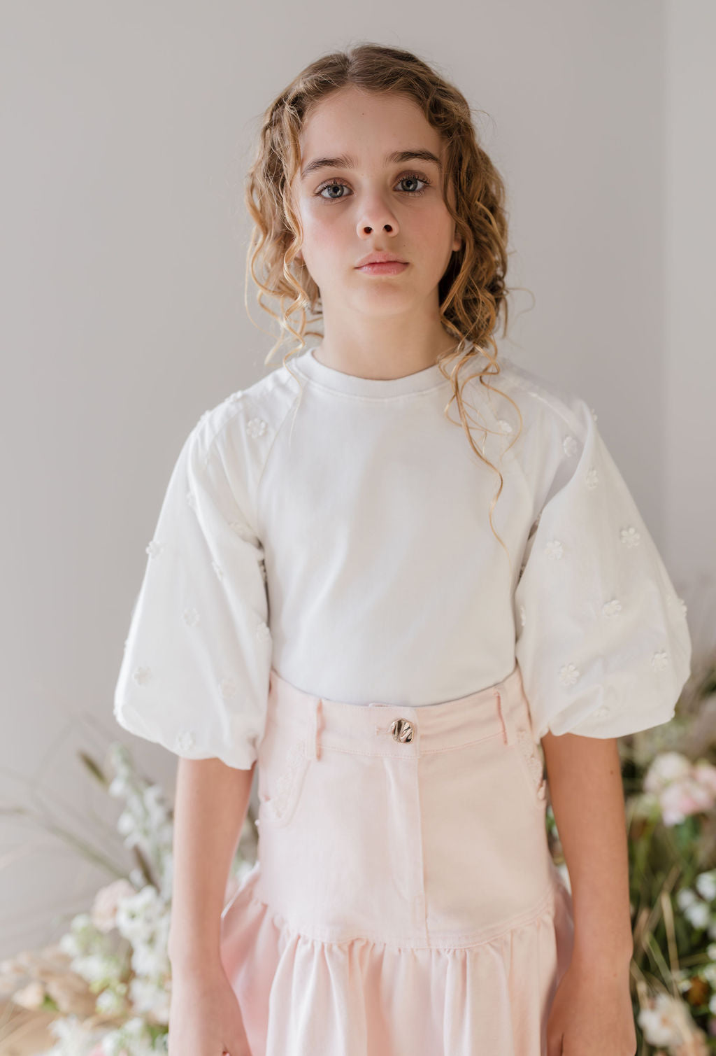 Daisy Applique Woven Sleeve Jersey Tee