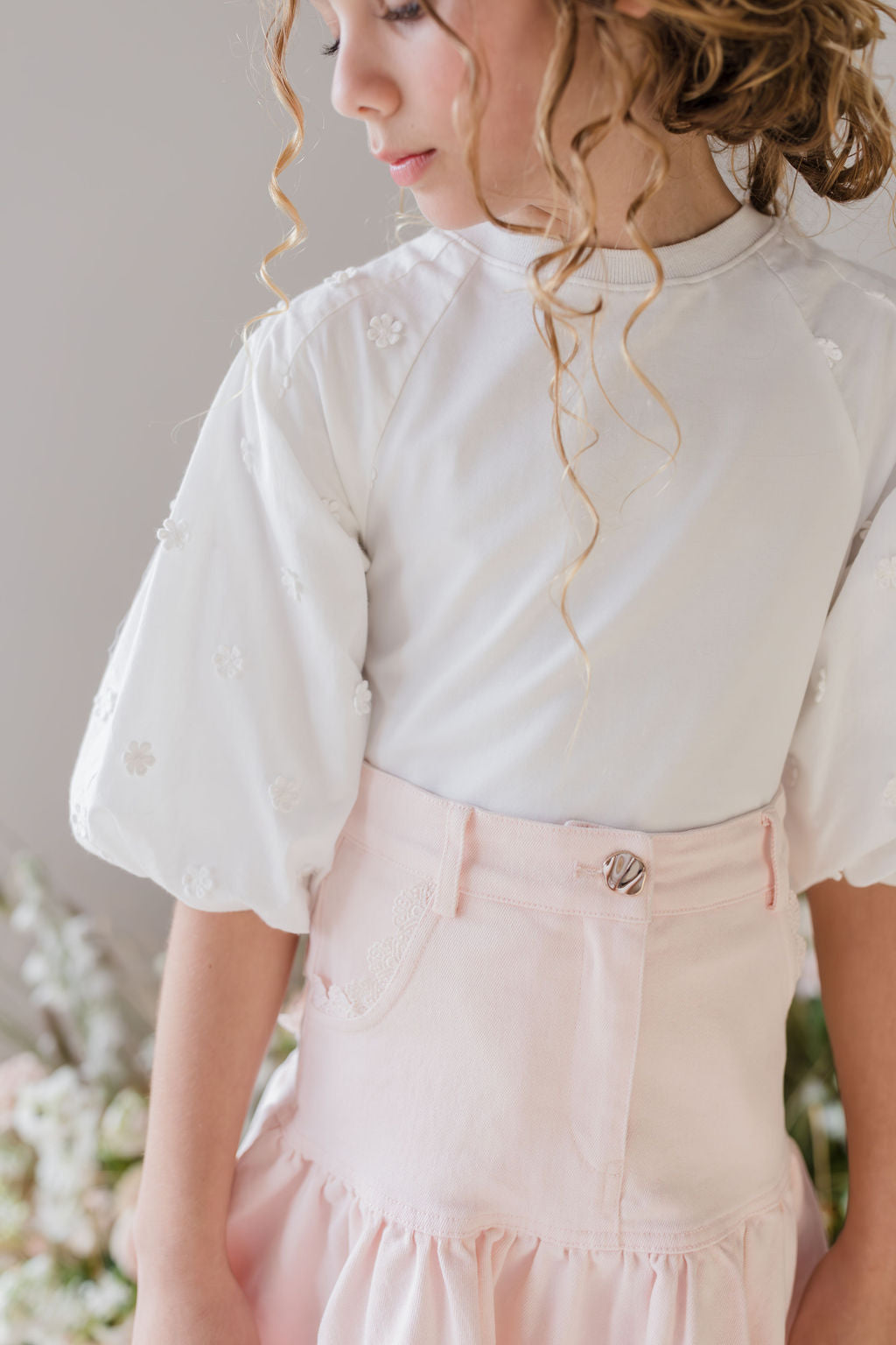 Daisy Applique Woven Sleeve Jersey Tee