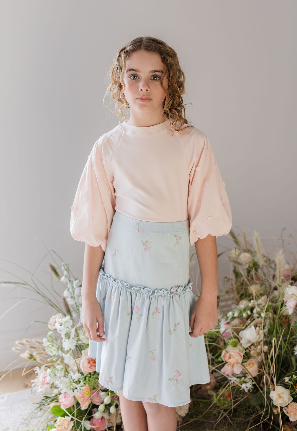 Daisy Applique Woven Sleeve Jersey Tee