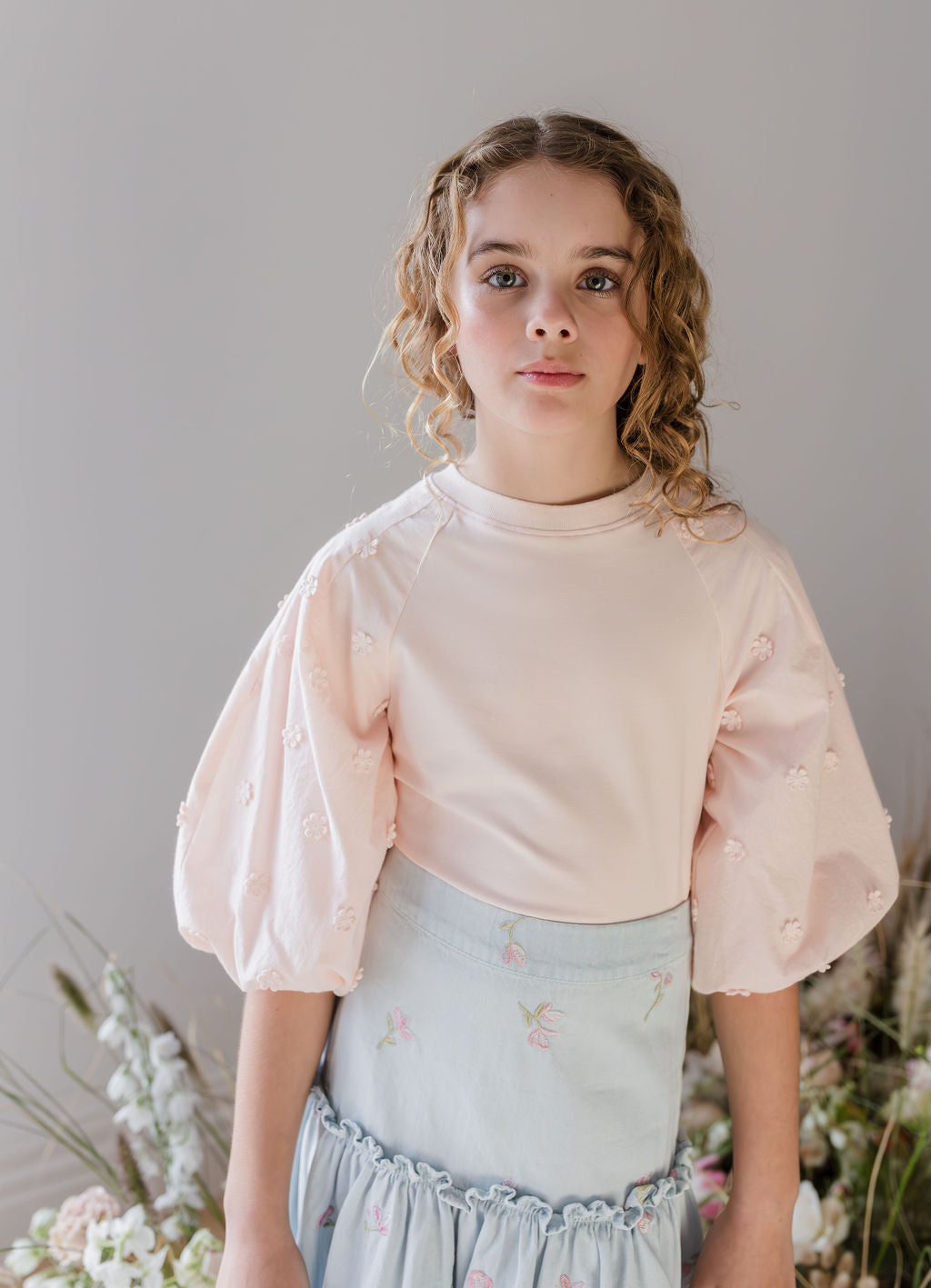 Daisy Applique Woven Sleeve Jersey Tee